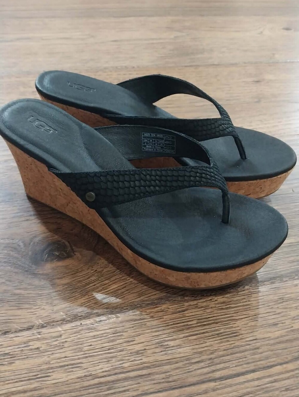 New UGG natassia black leather wedge cork heel sandals sz 8